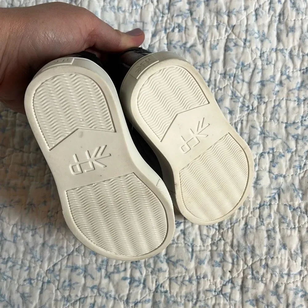 Freshly picked toddler 5 black‎ high top sneakers